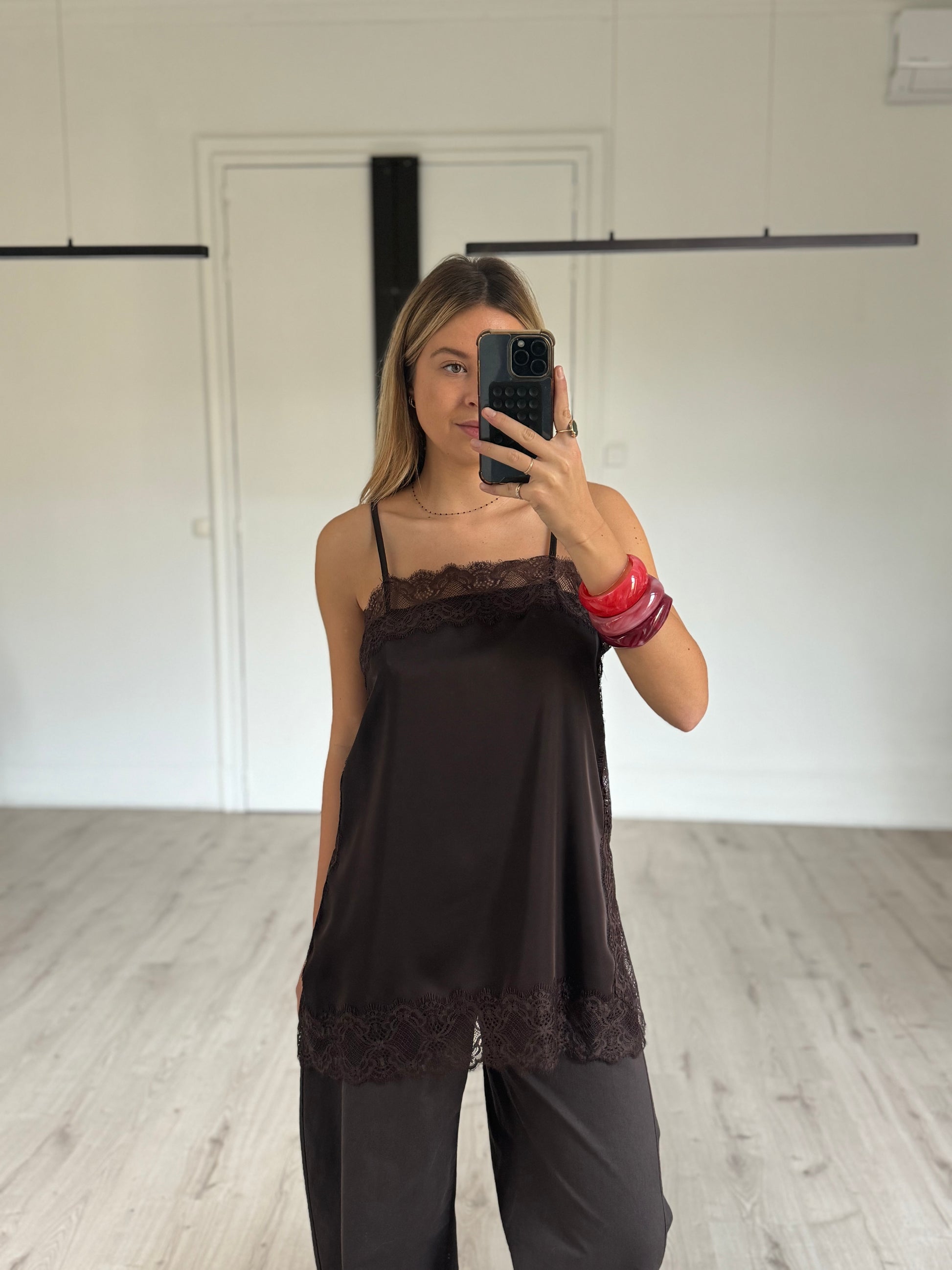 Débardeur dentelle droit