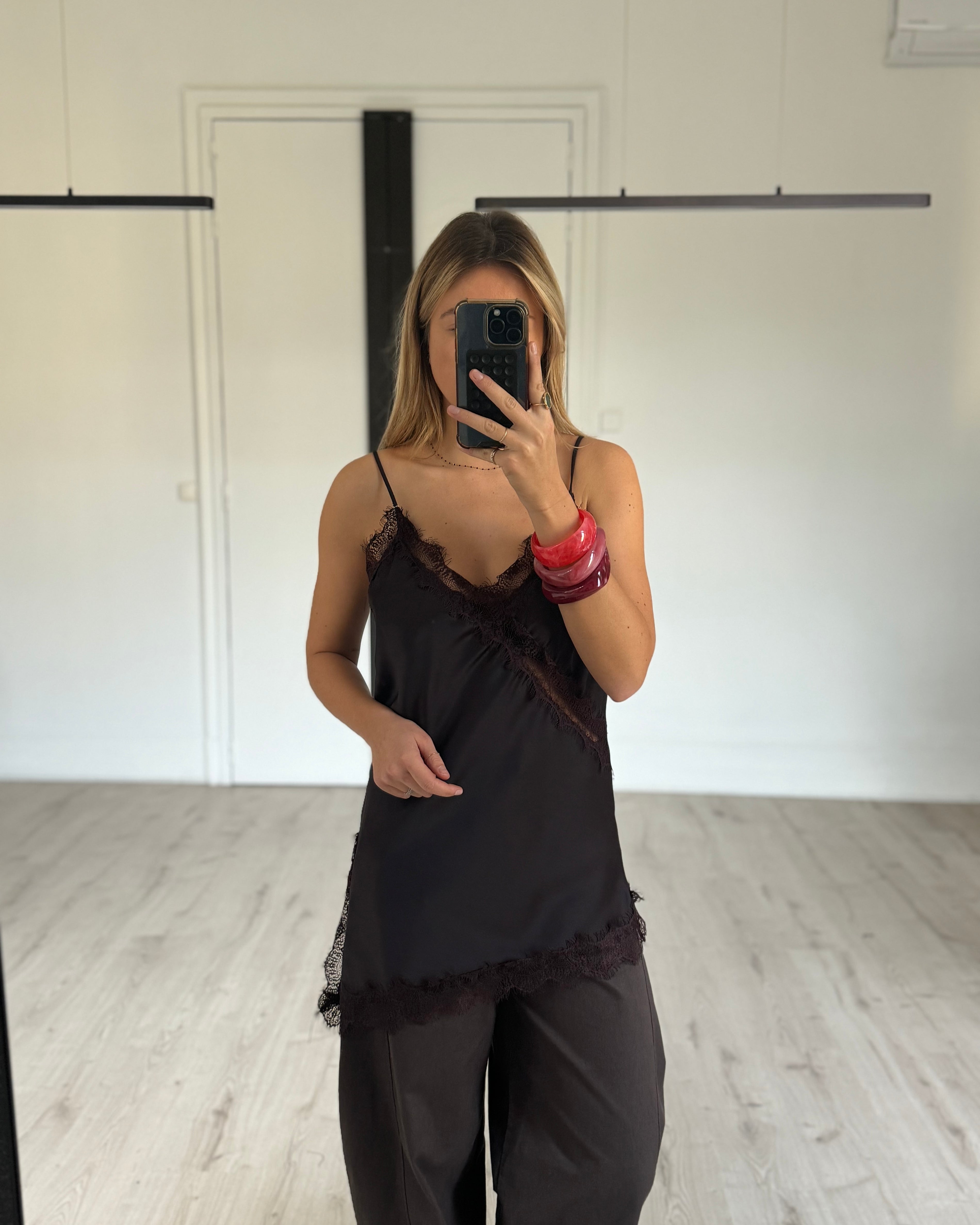 débardeur dentelle asymétrique