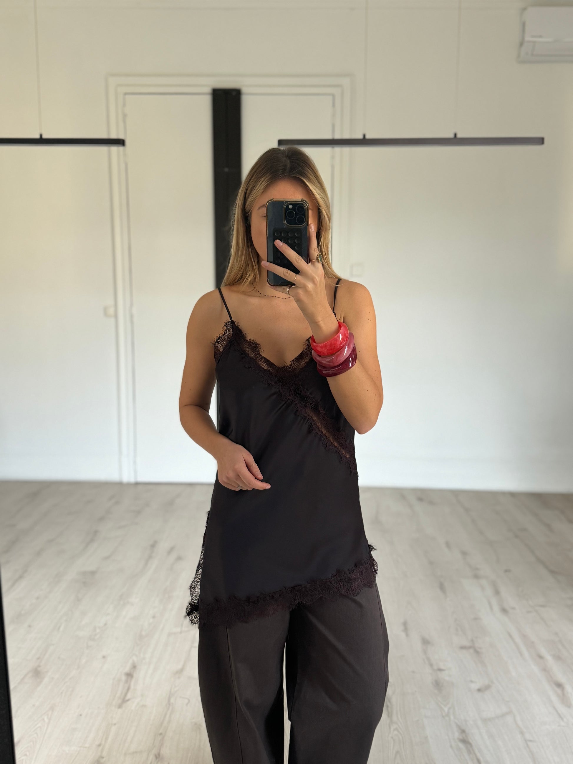 débardeur dentelle asymétrique