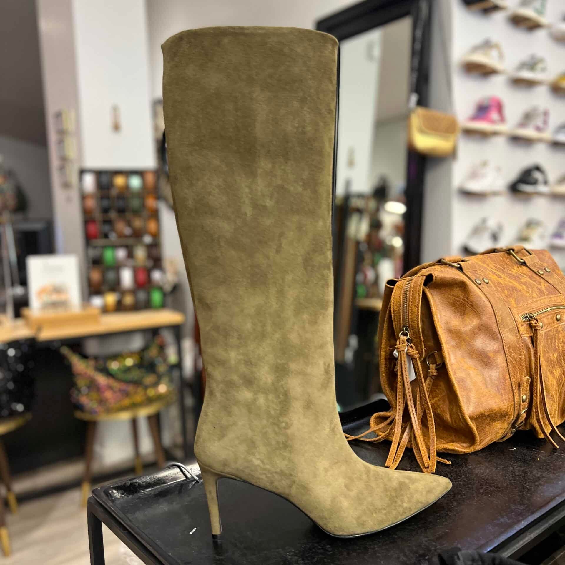 0D6DDBB6-D73A-4D95-BEDE-950CD428BB9C