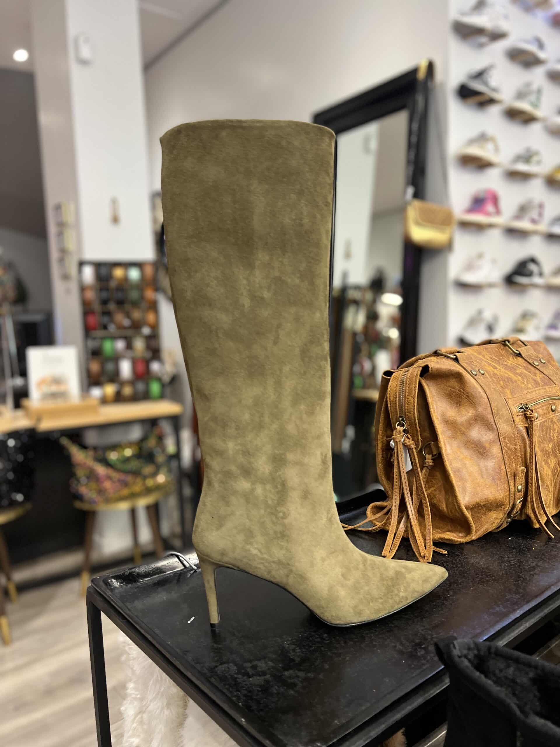 0D6DDBB6-D73A-4D95-BEDE-950CD428BB9C