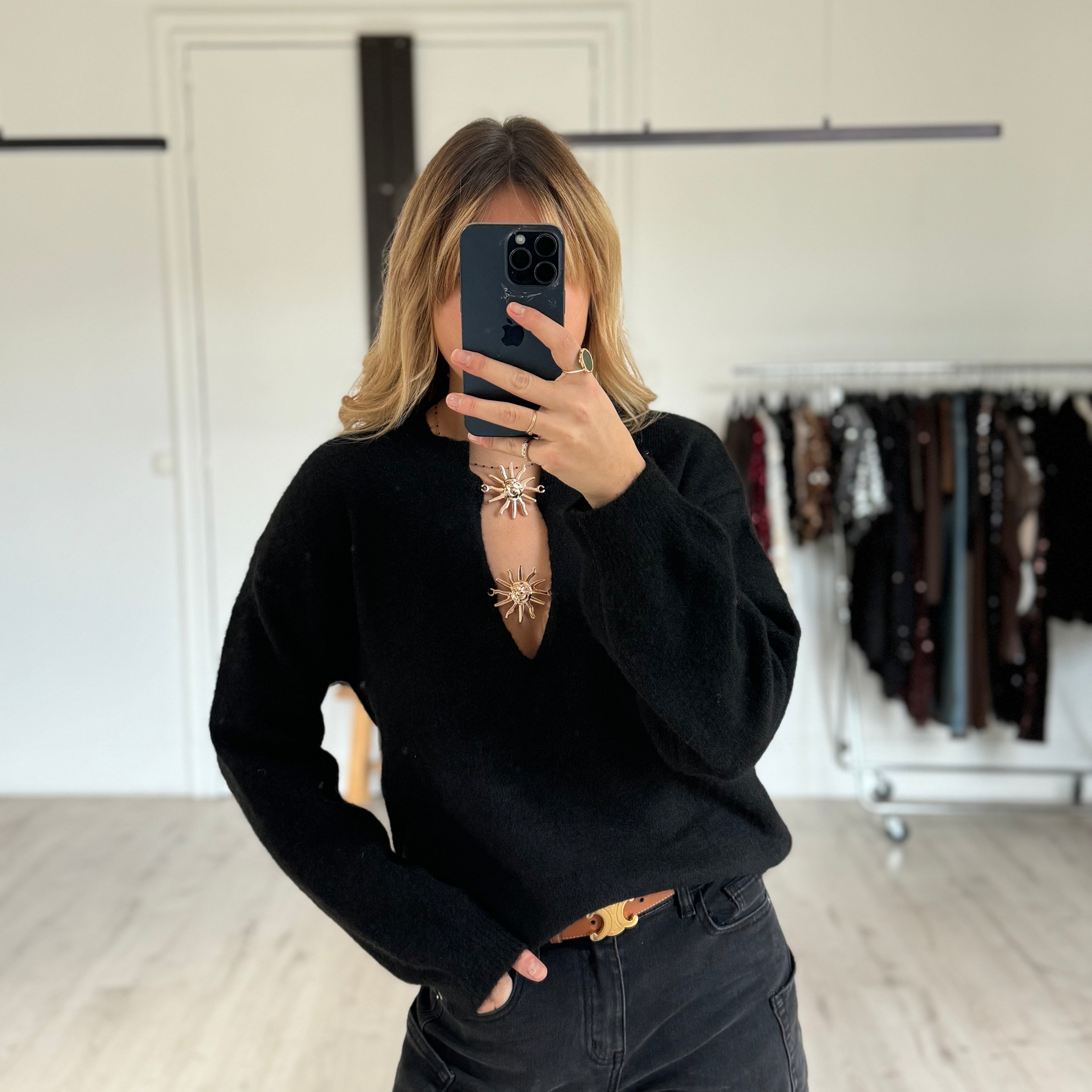 Pull noir bijoux « SUN »