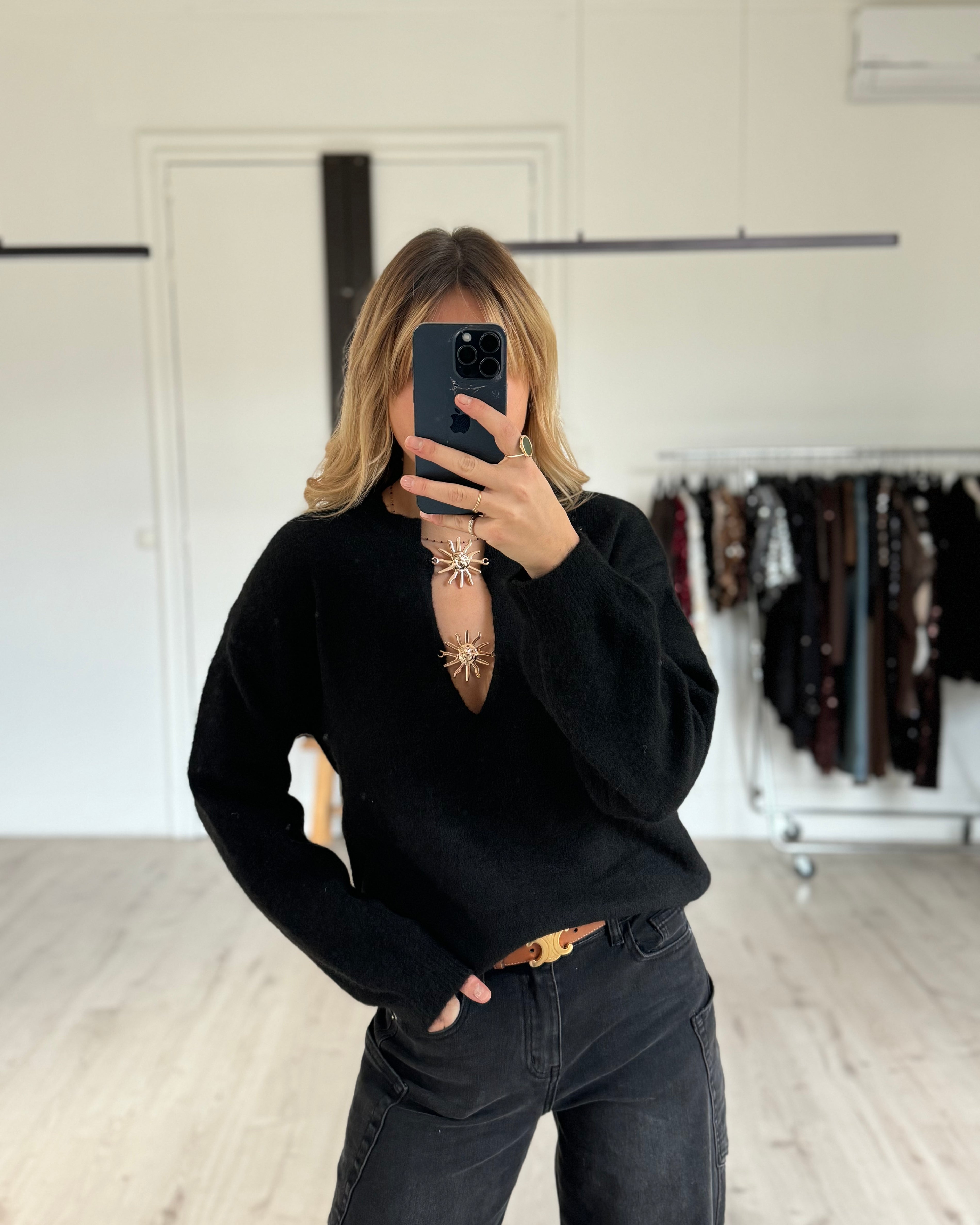Pull noir bijoux « SUN »