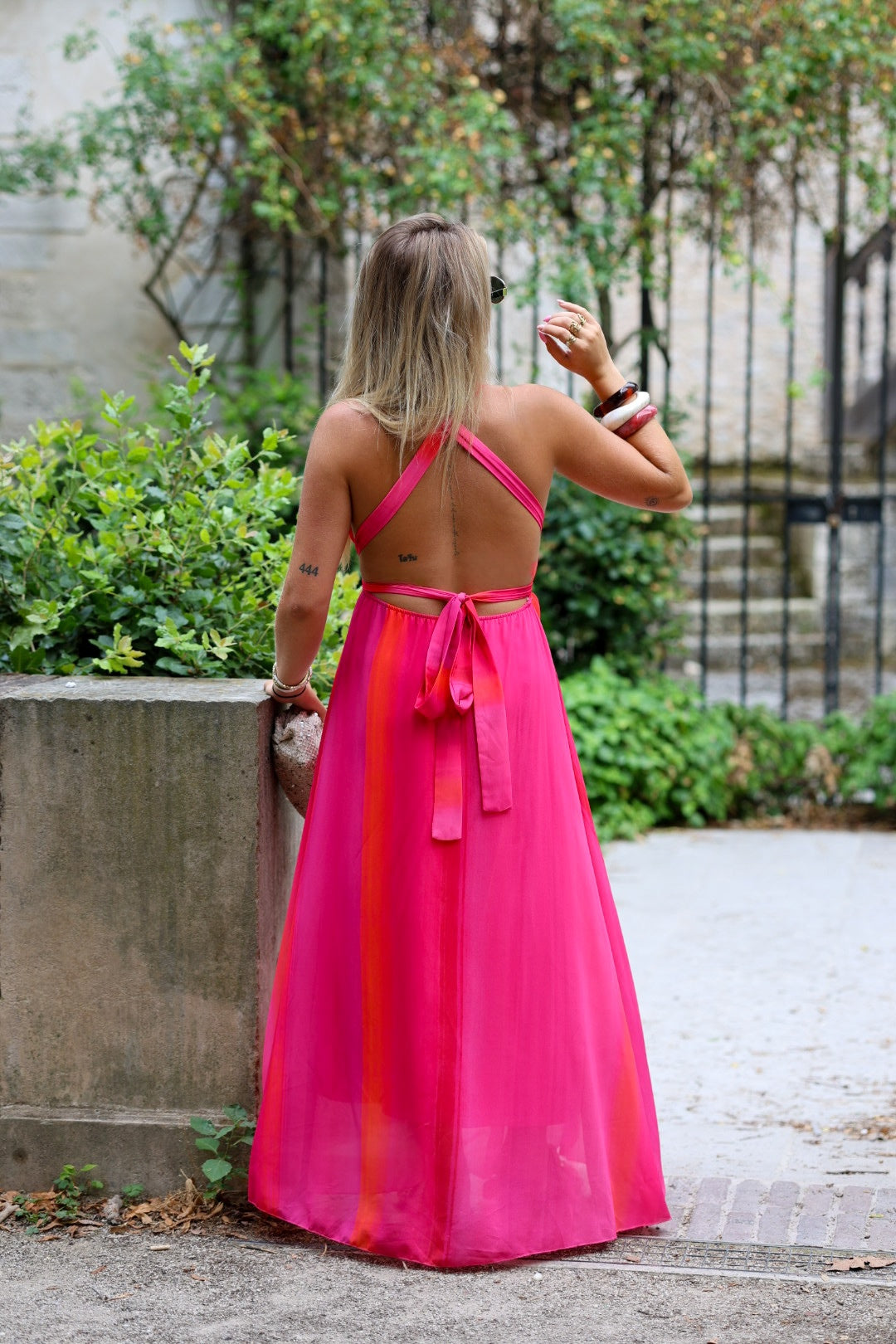 robe dos nu rose