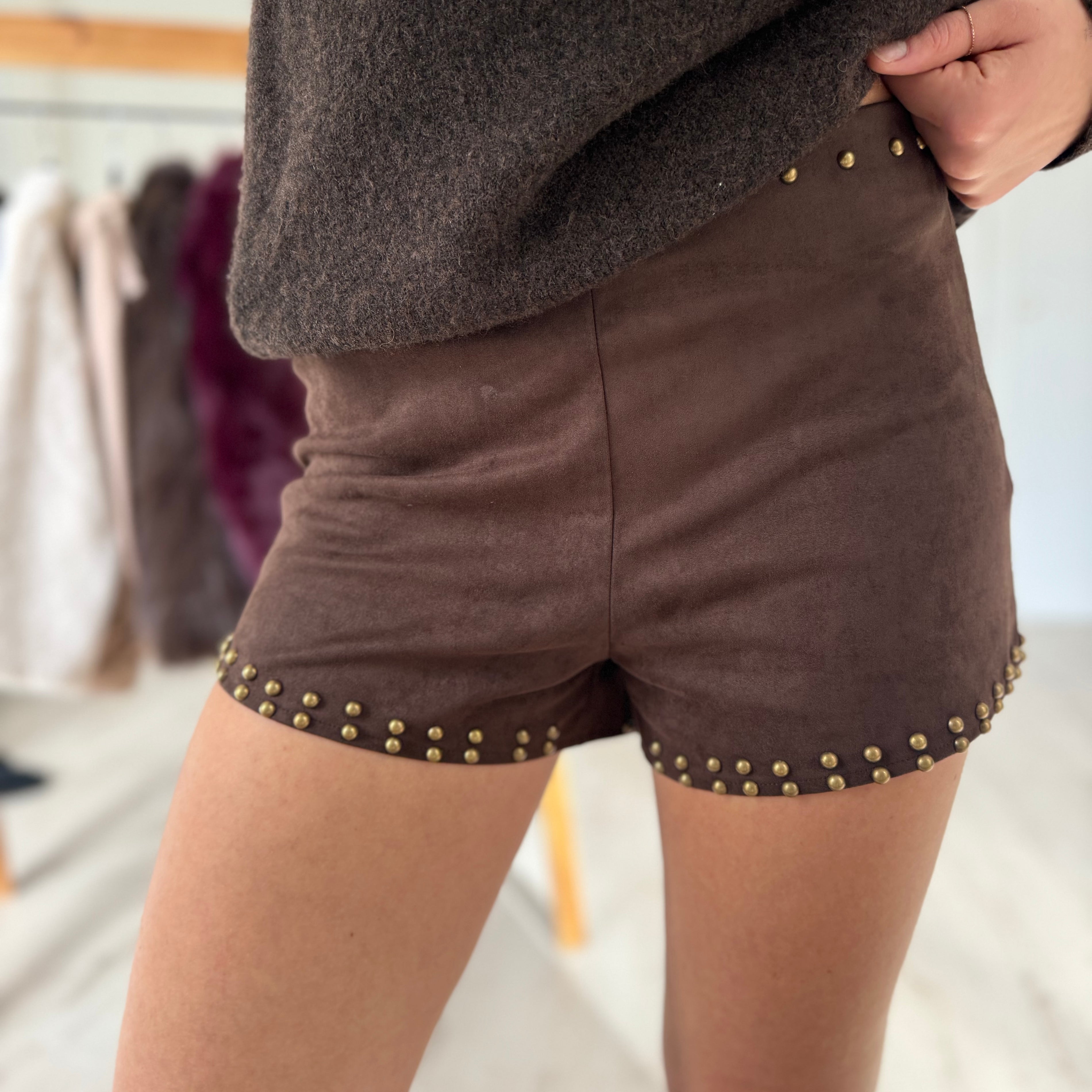 Short suédine clouté