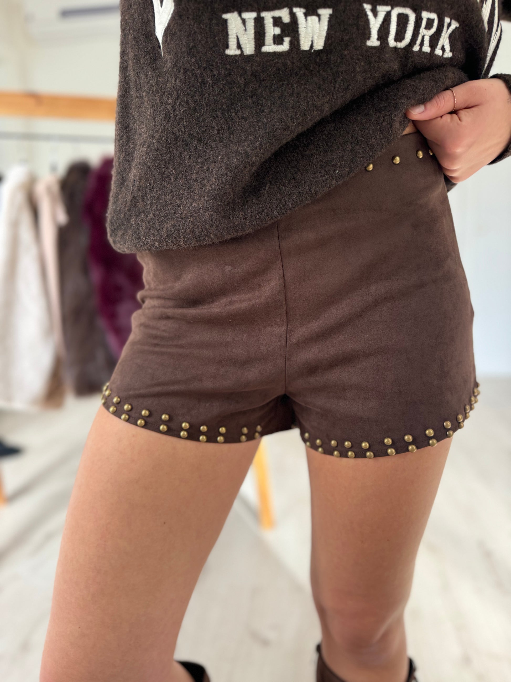 Short suédine clouté