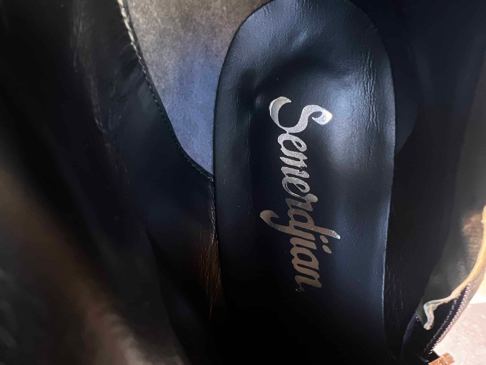 73F7B98C-BB23-4B89-9531-6E1676B0964C