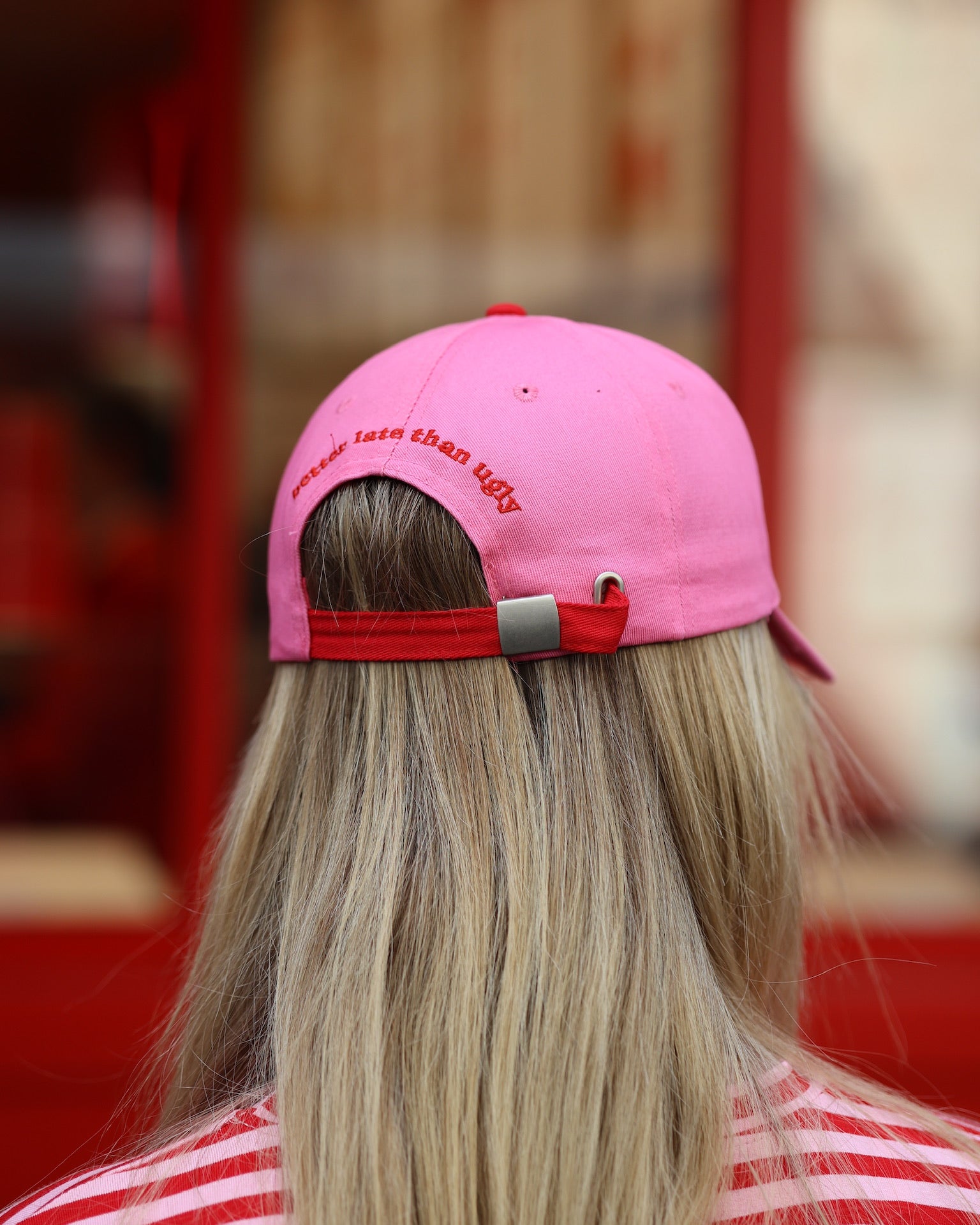 Casquette « better late »