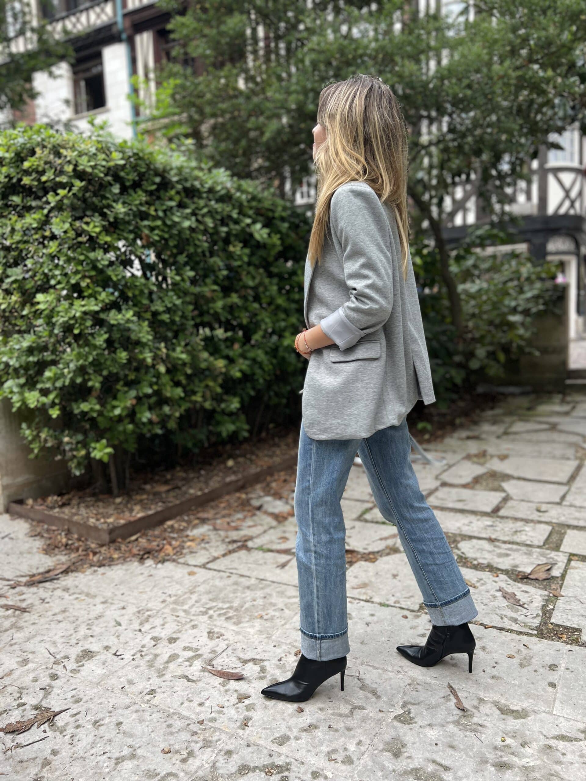 8442C6B6-57C3-4EDC-AD95-C997E618DBCC