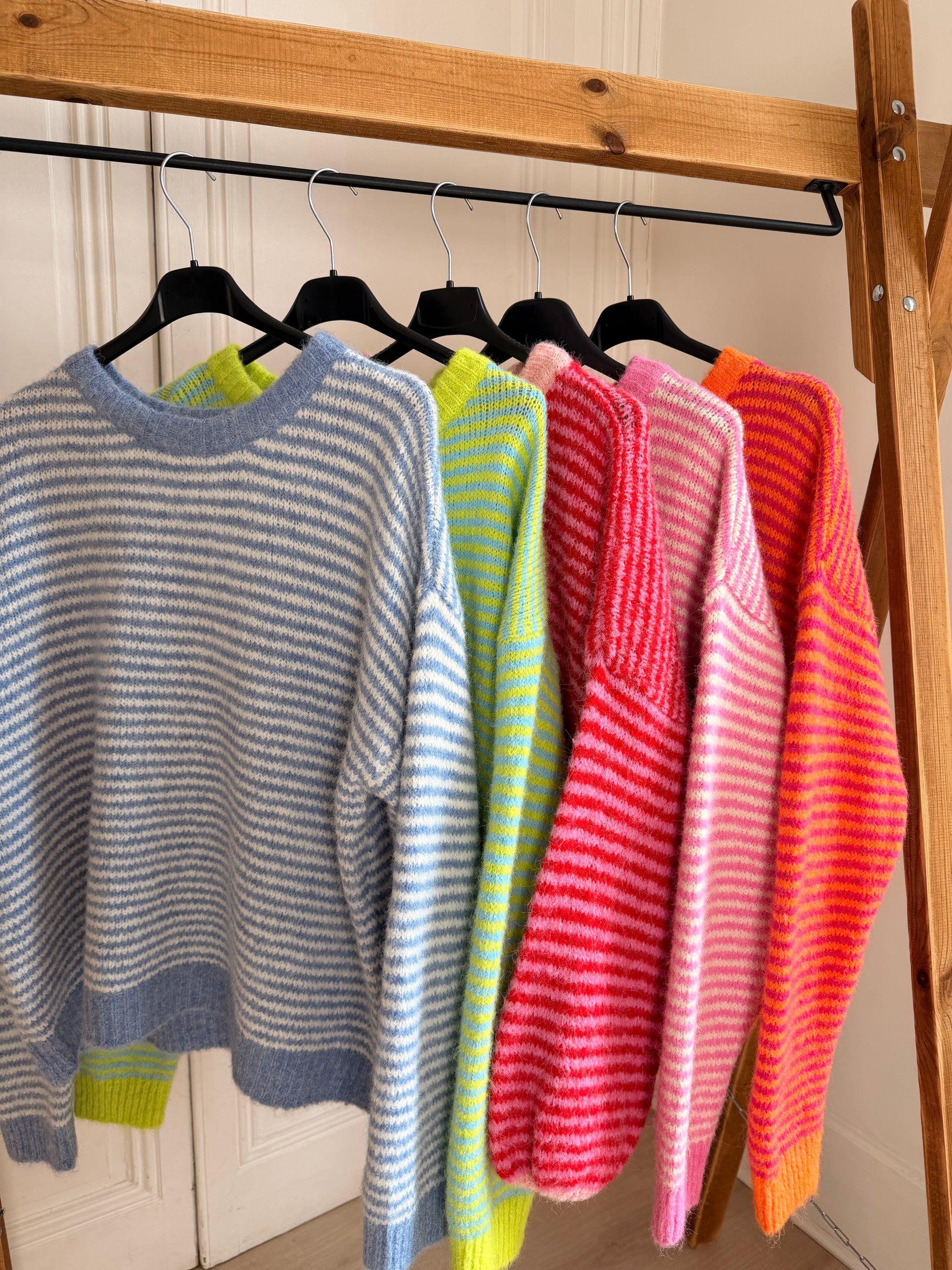 Pull rayé "COLOR"