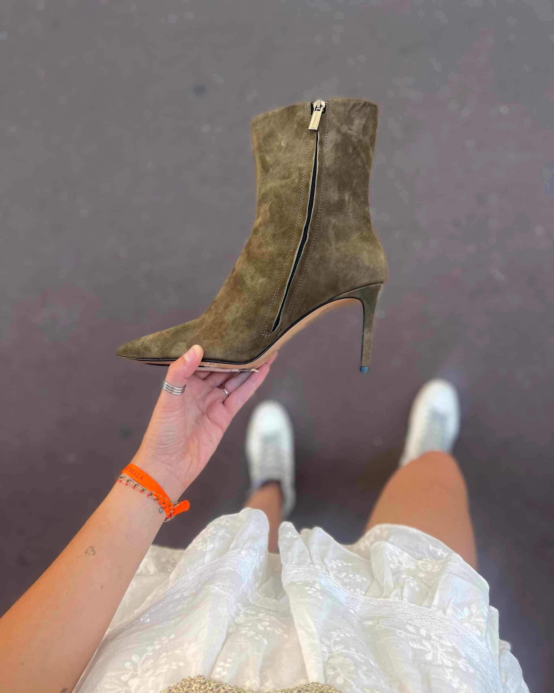 A1206236-14A2-4ADE-9A3C-9307802F5D9C