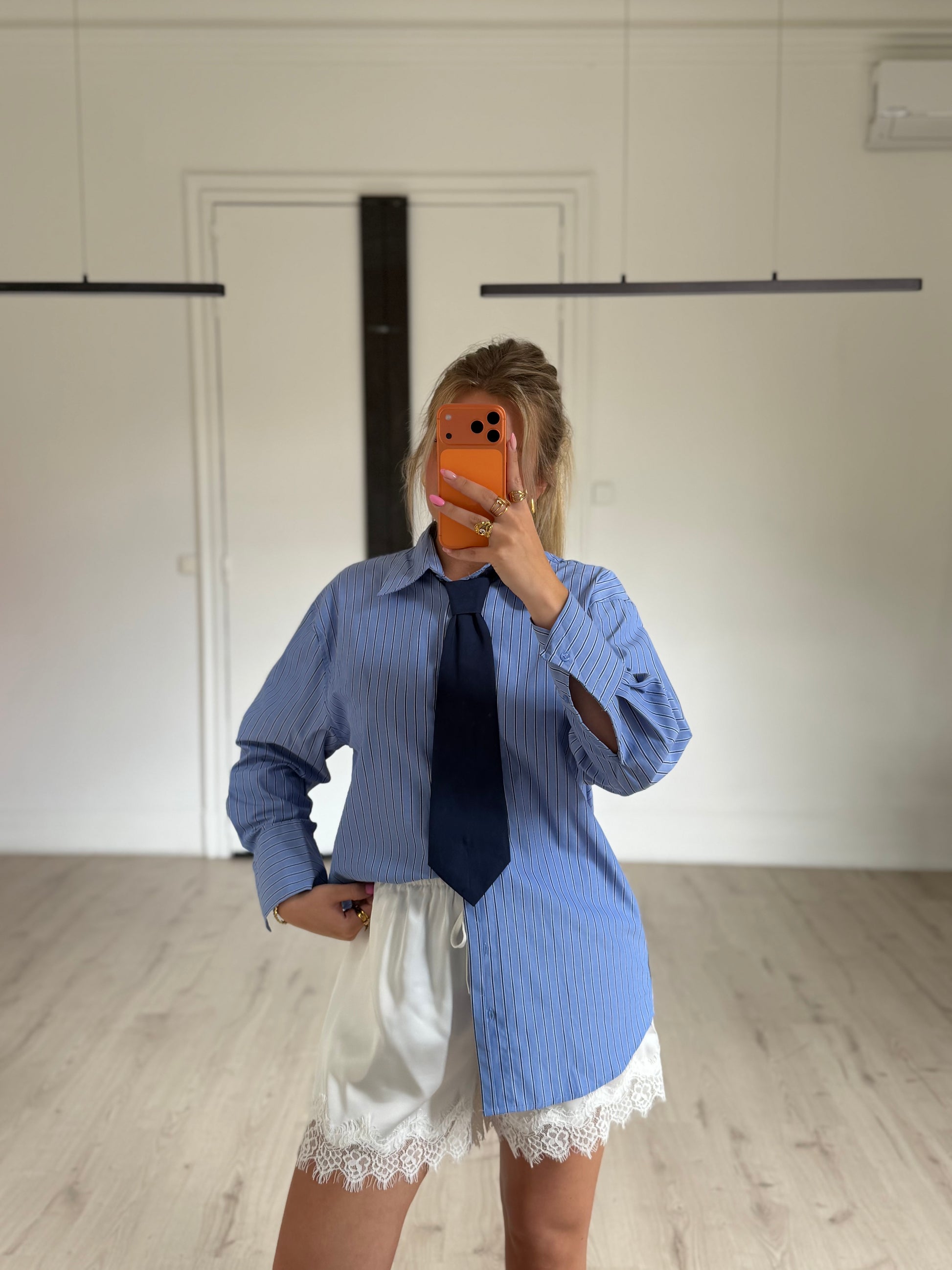 Chemise a rayure cravate