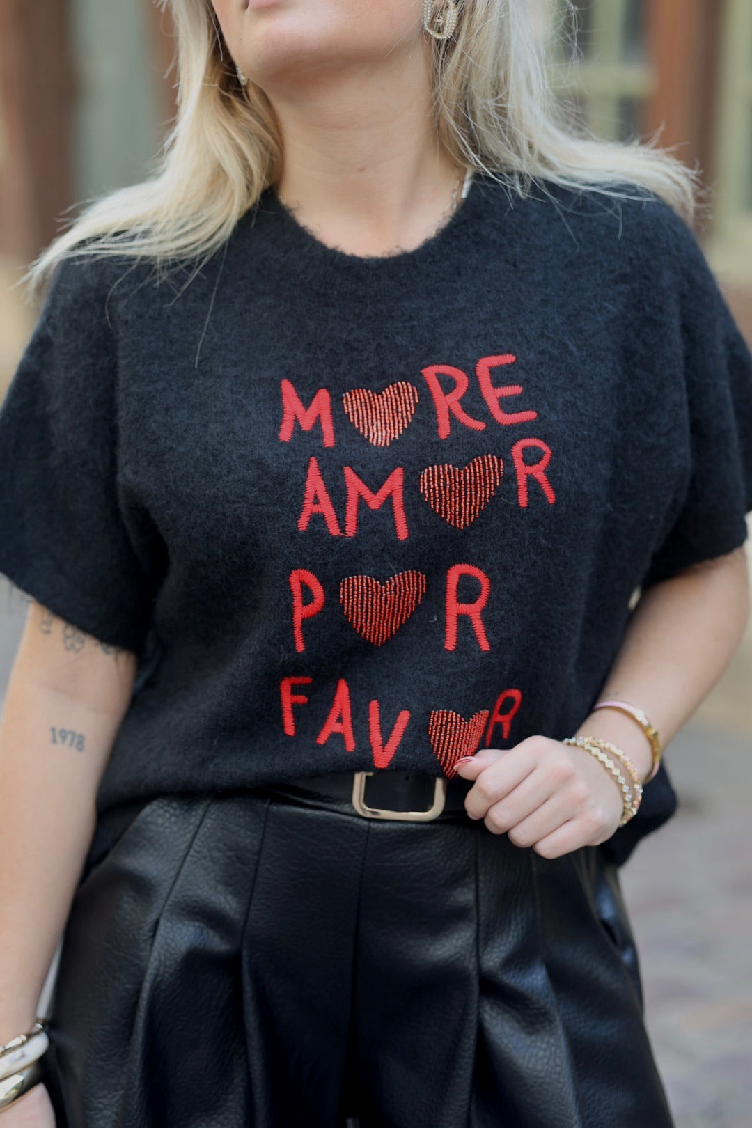 Pull "AMORE"