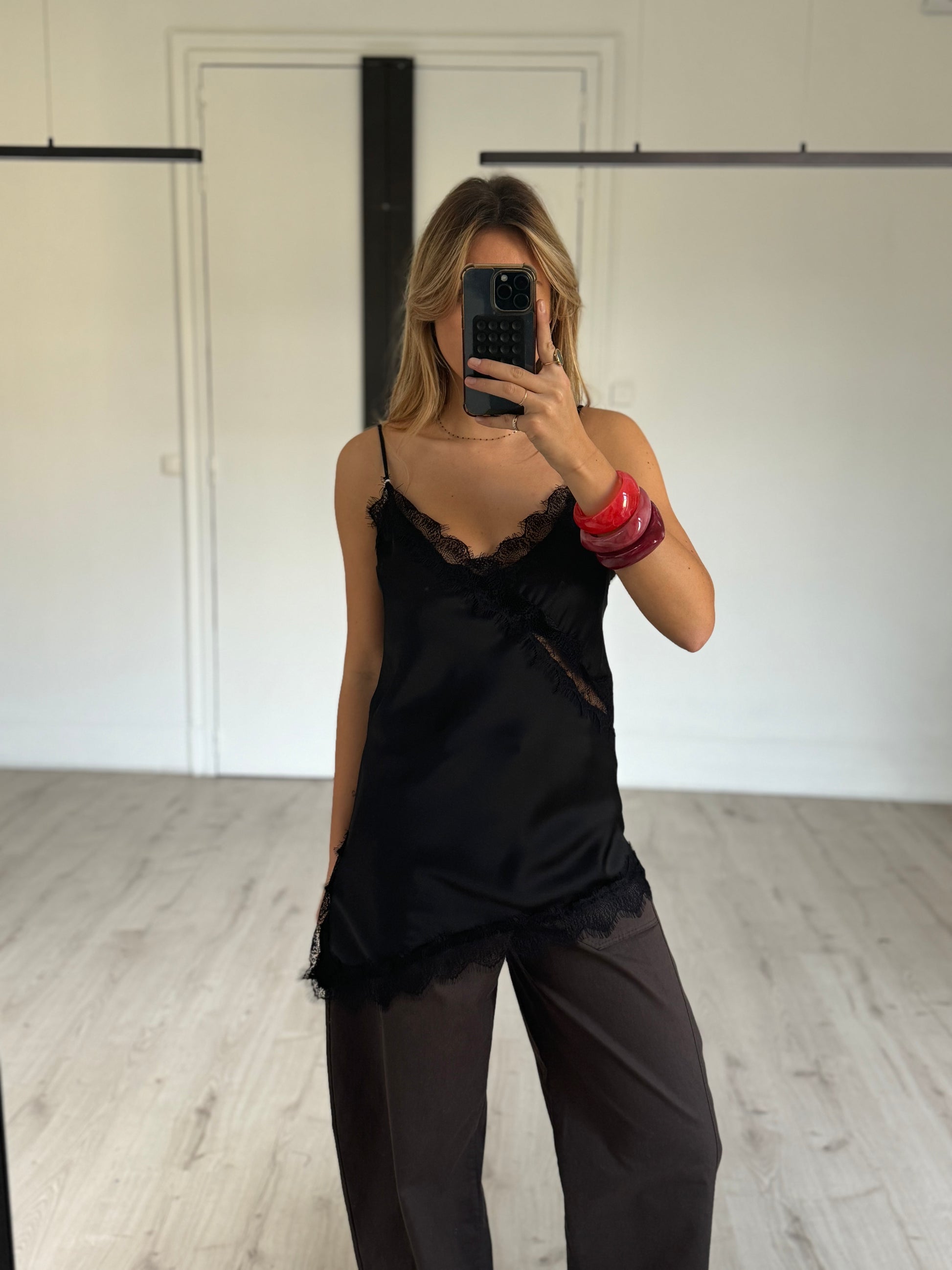 débardeur dentelle asymétrique