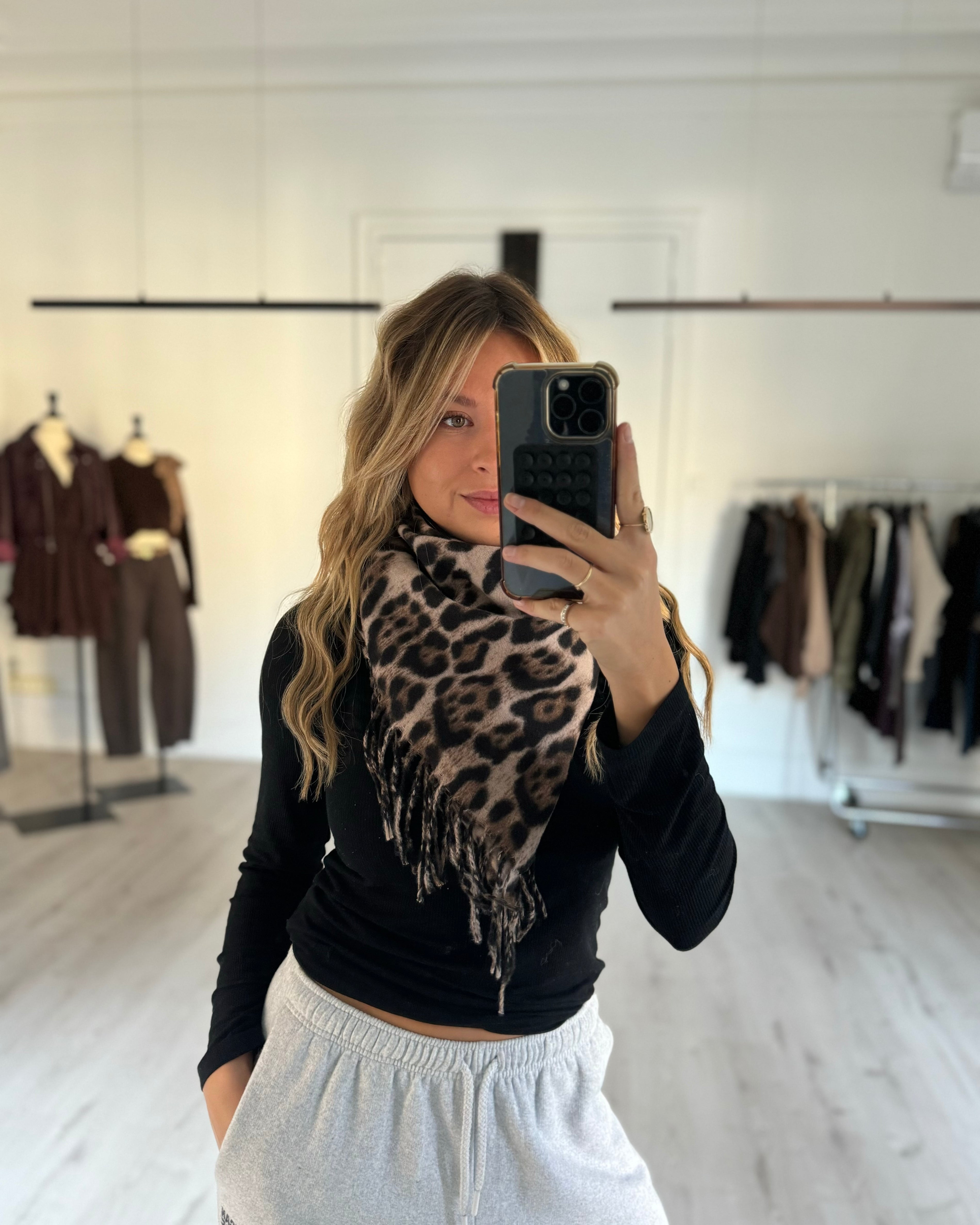 écharpe "raph" léopard camel