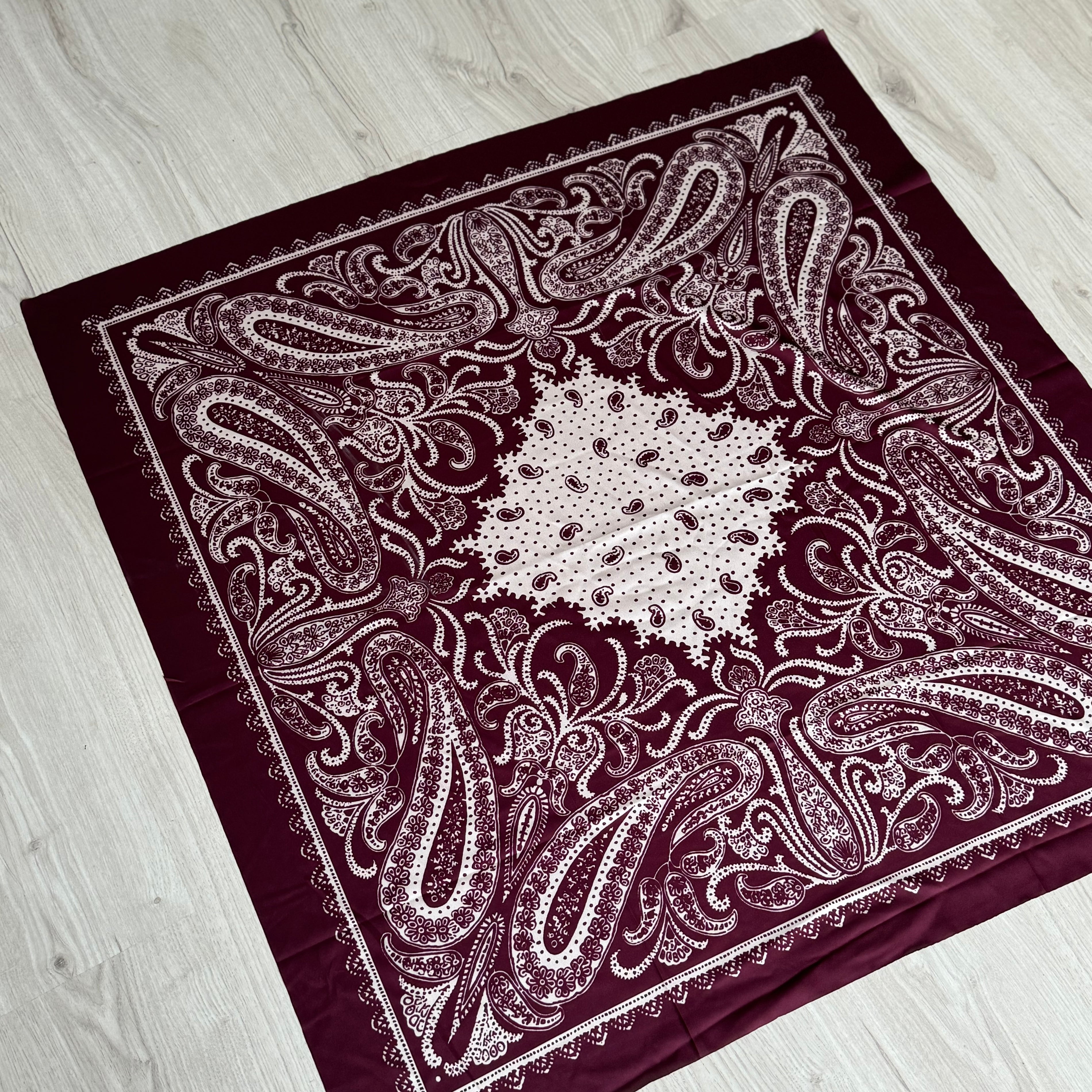 Foulard bordeaux