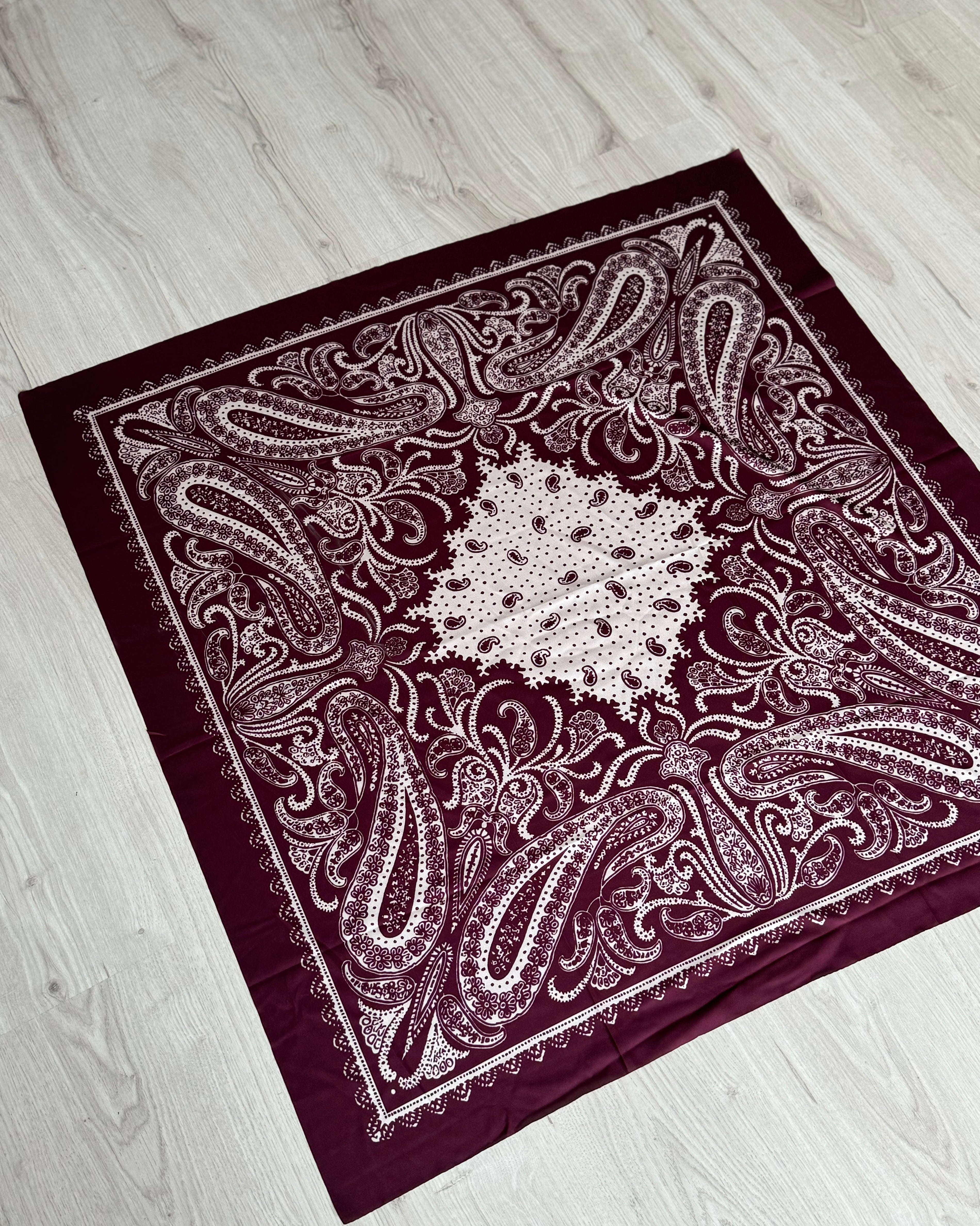 Foulard bordeaux