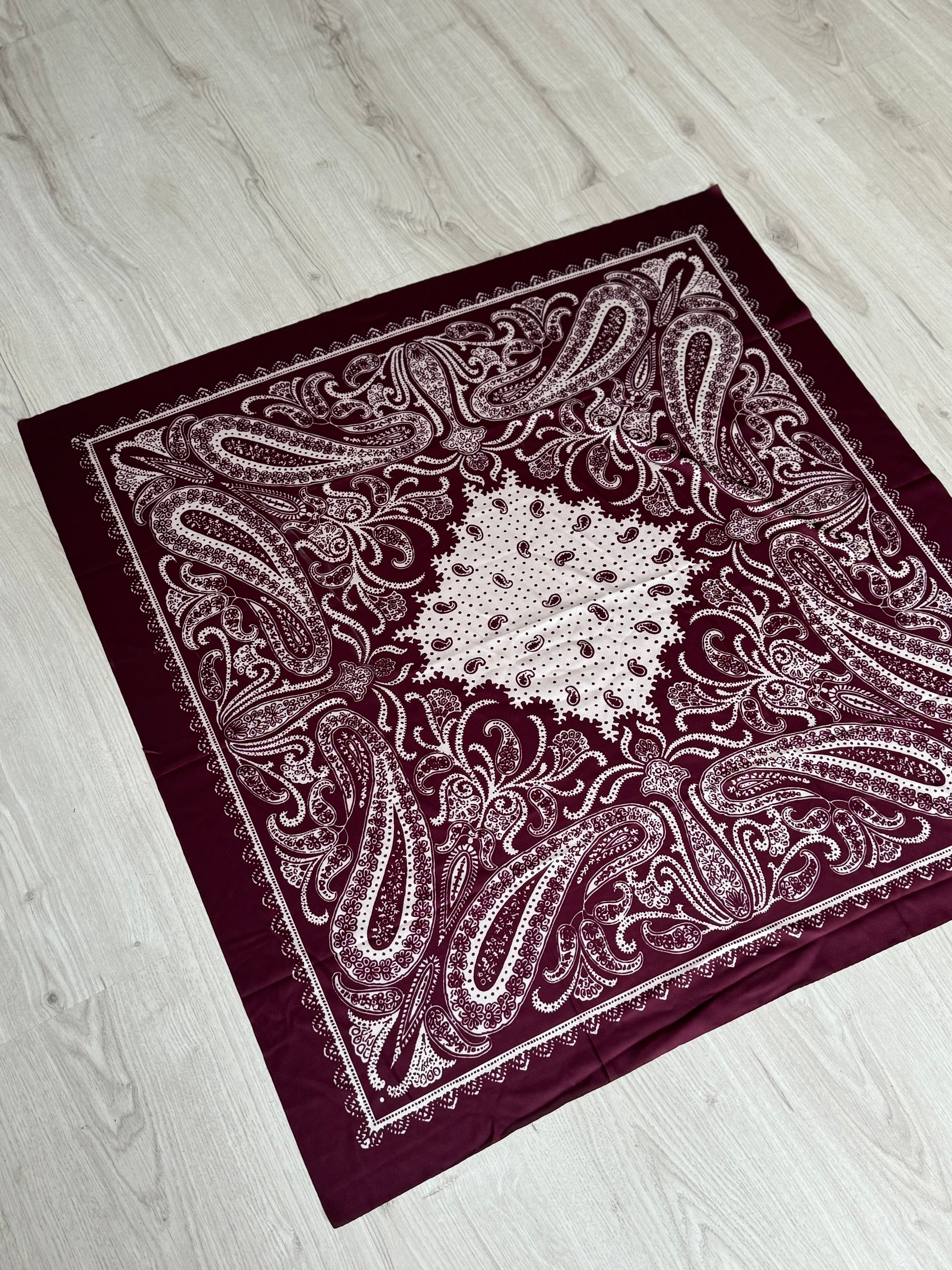Foulard bordeaux