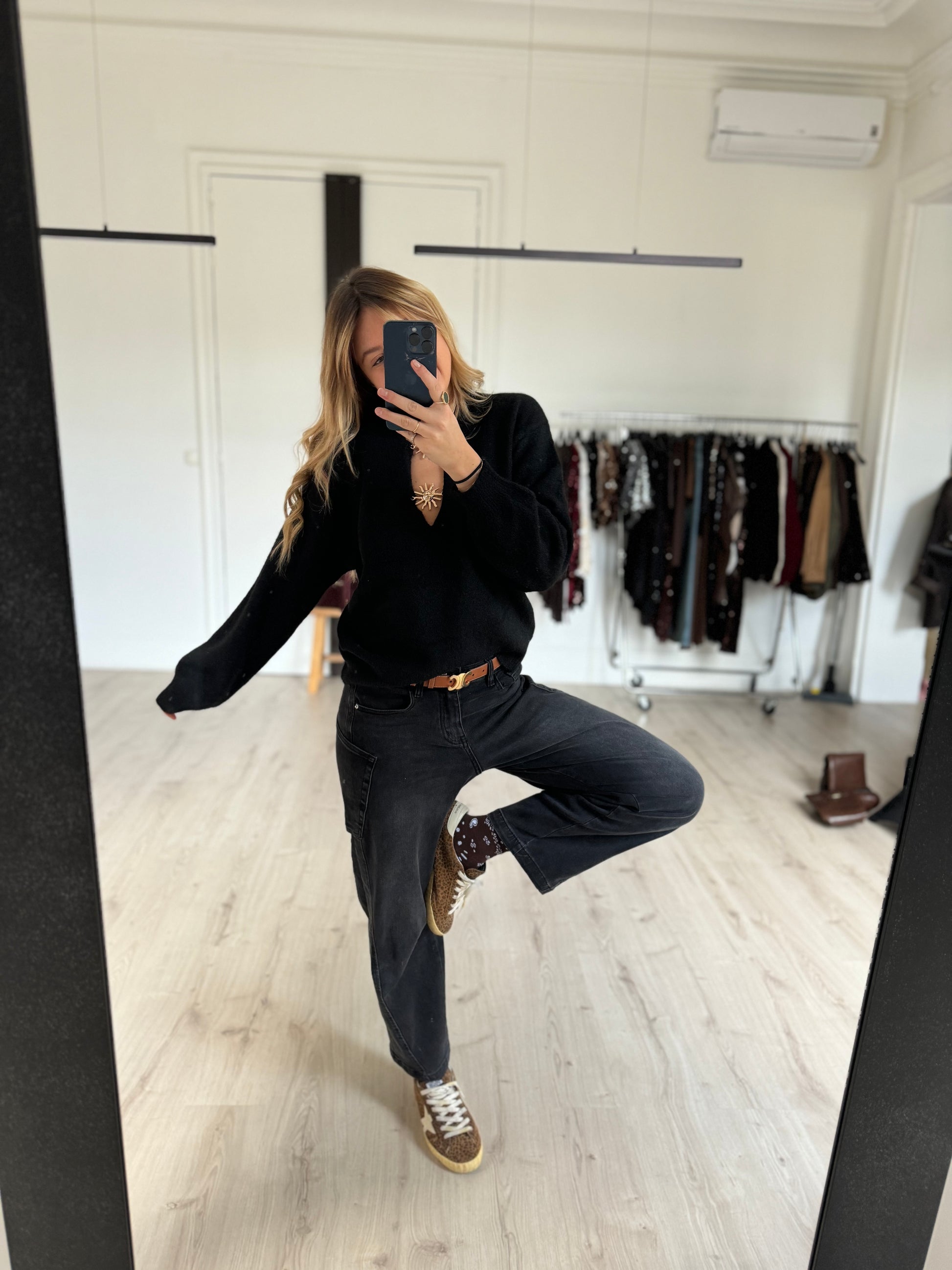 Pull noir bijoux « SUN »