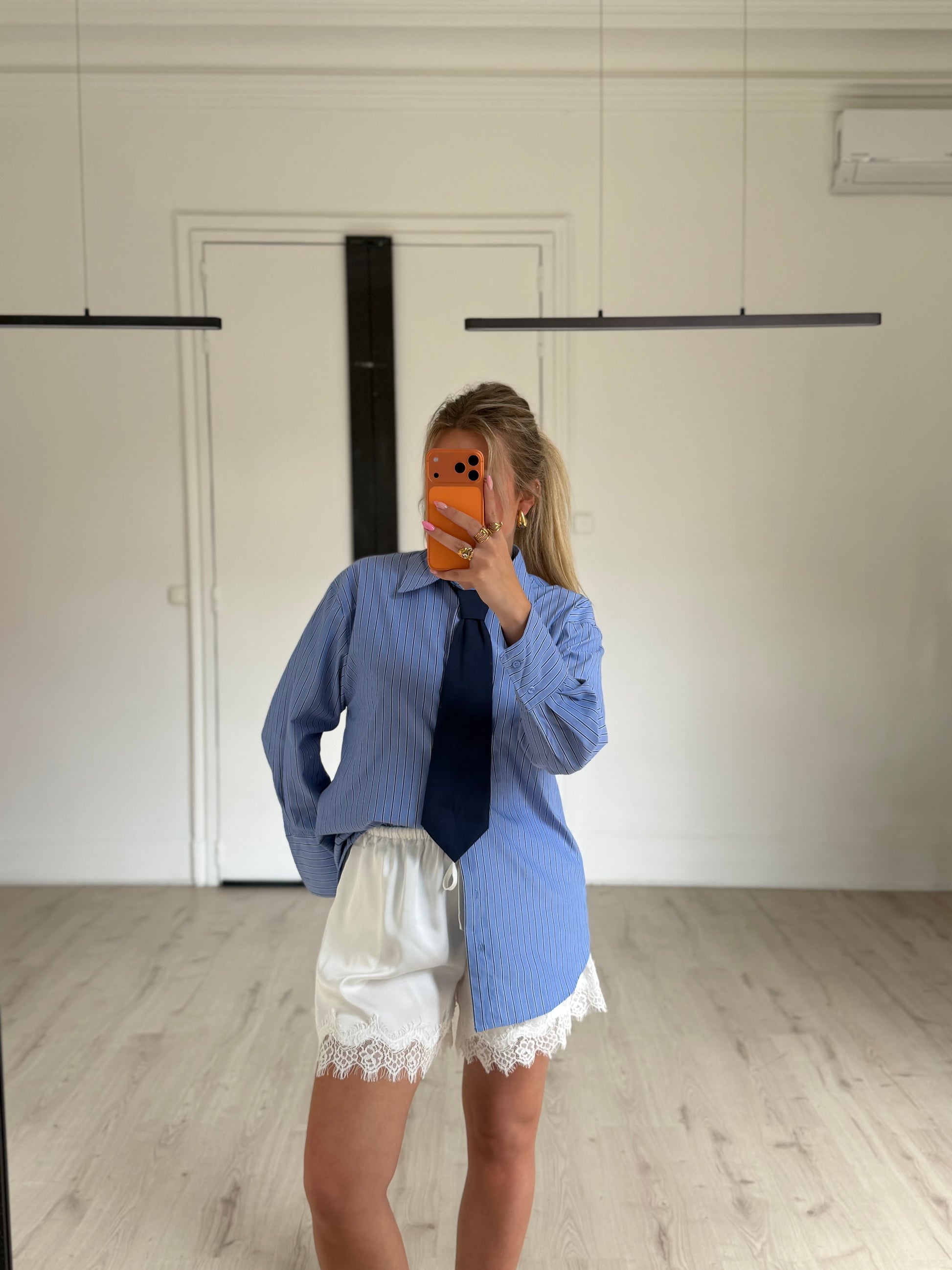 Short en dentelle