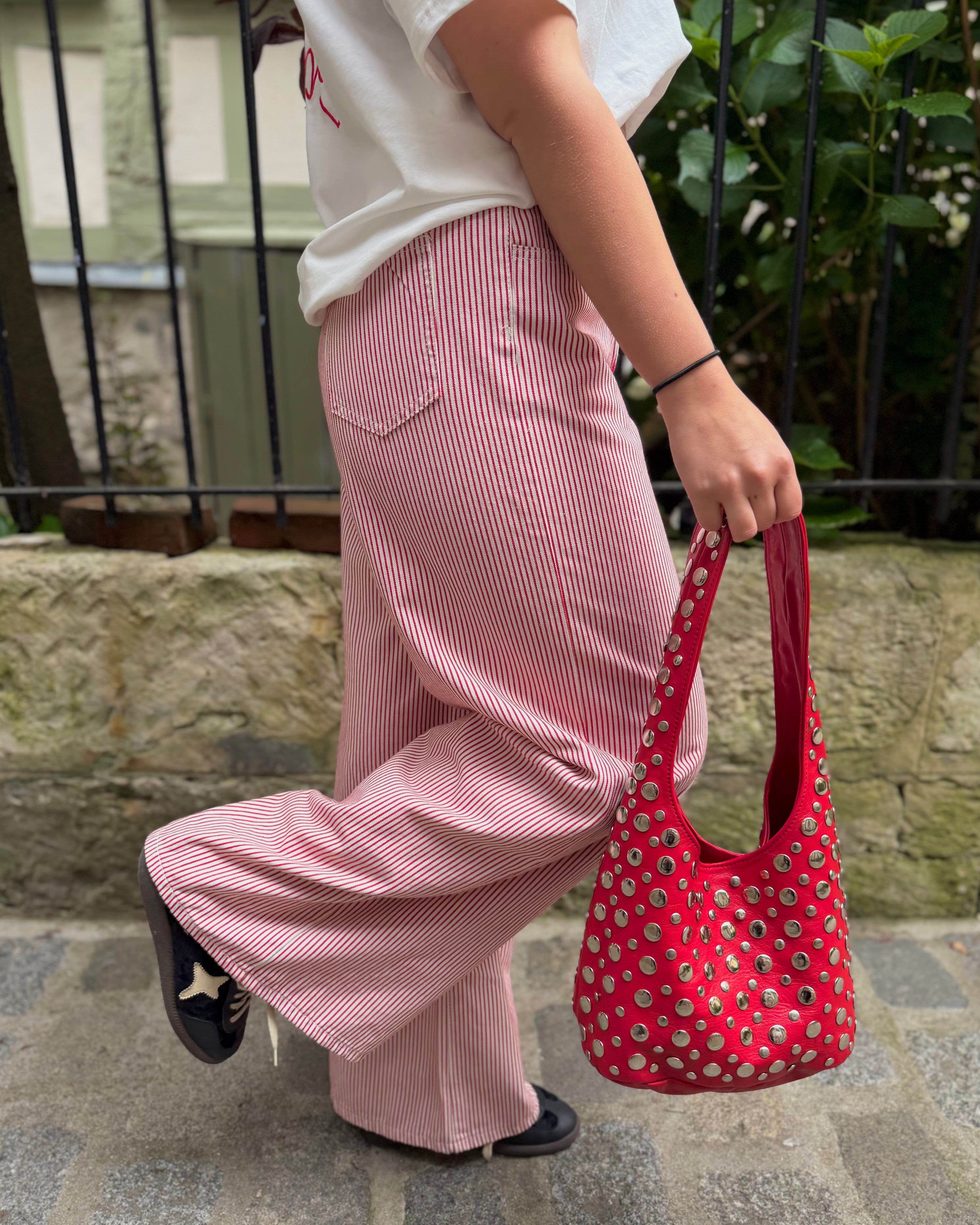 Jeans à rayure rouge