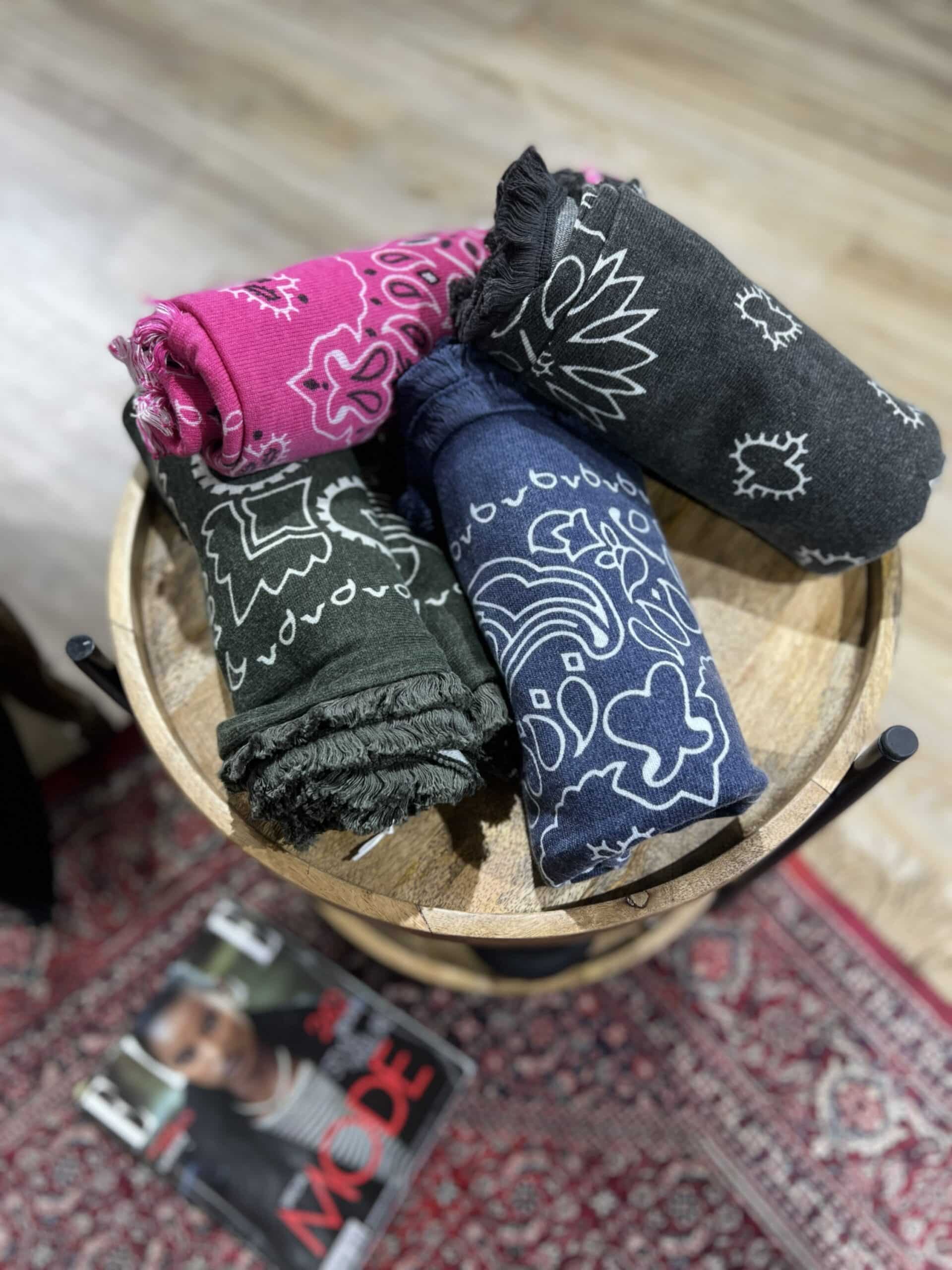 Écharpe bandana | Concept Store En Ligne | Jade &amp; Lisa